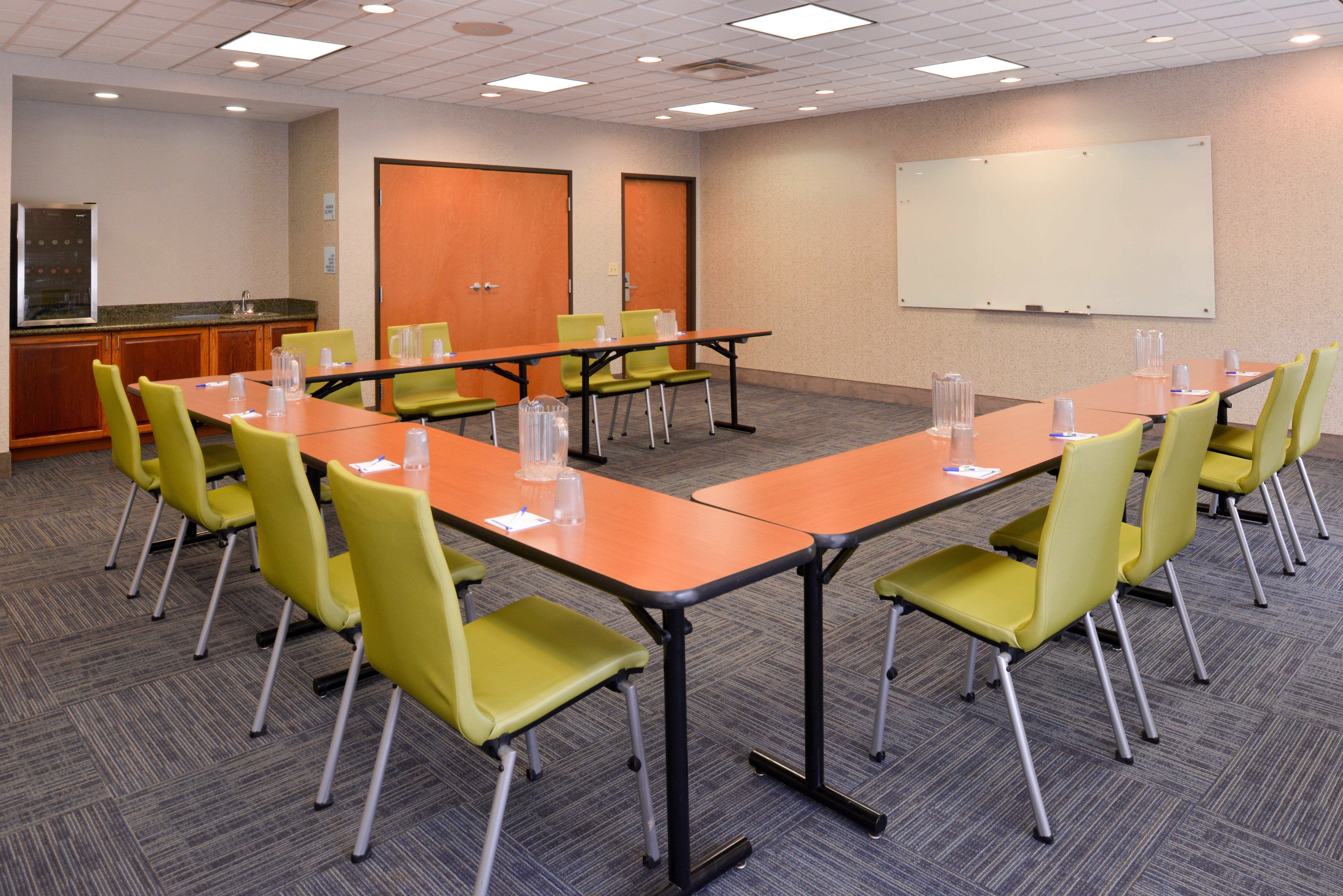 Holiday Inn Express Mineral Wells By Ihg Parkersburg Exterior foto